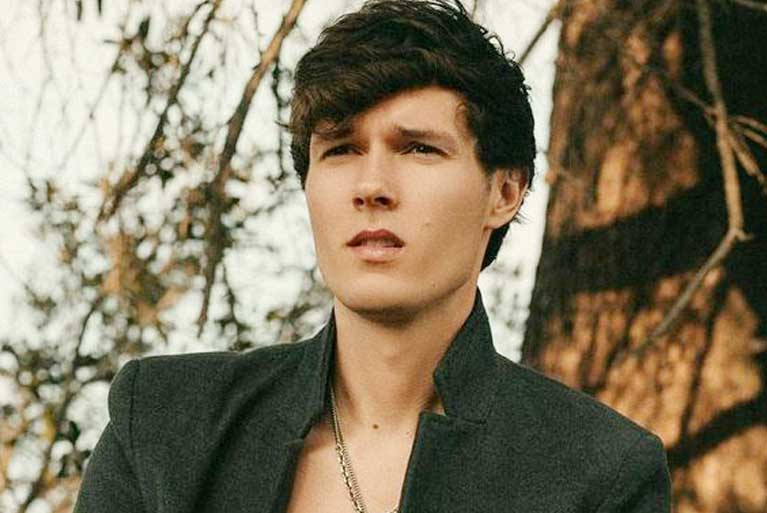 The Curious Case of Zach Justice Height: What You Need to Know